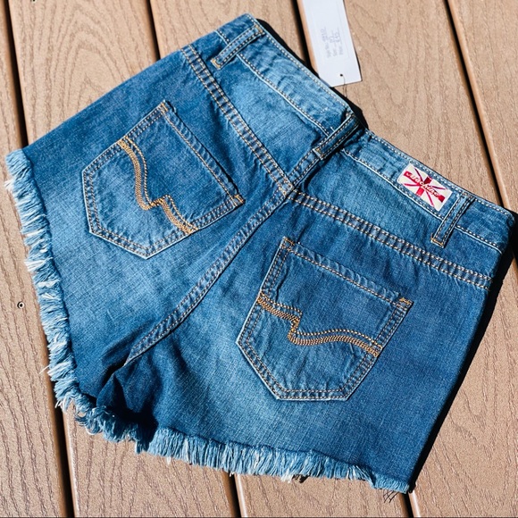 NWT! Machine Distressed High Waisted Shorts - Picture 2 of 5